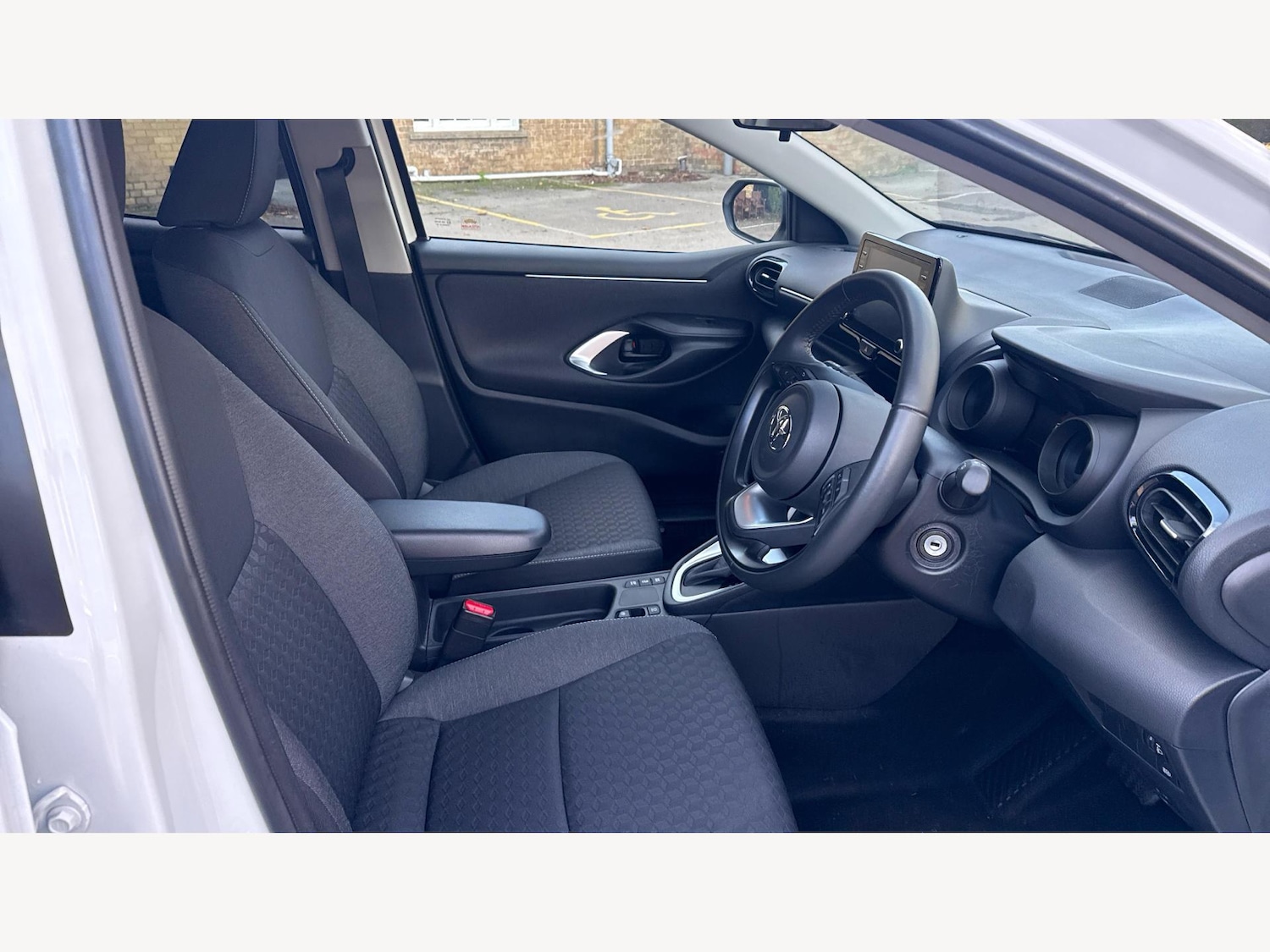 Used Toyota Yaris 2023 for sale - 76715515: Photo 13