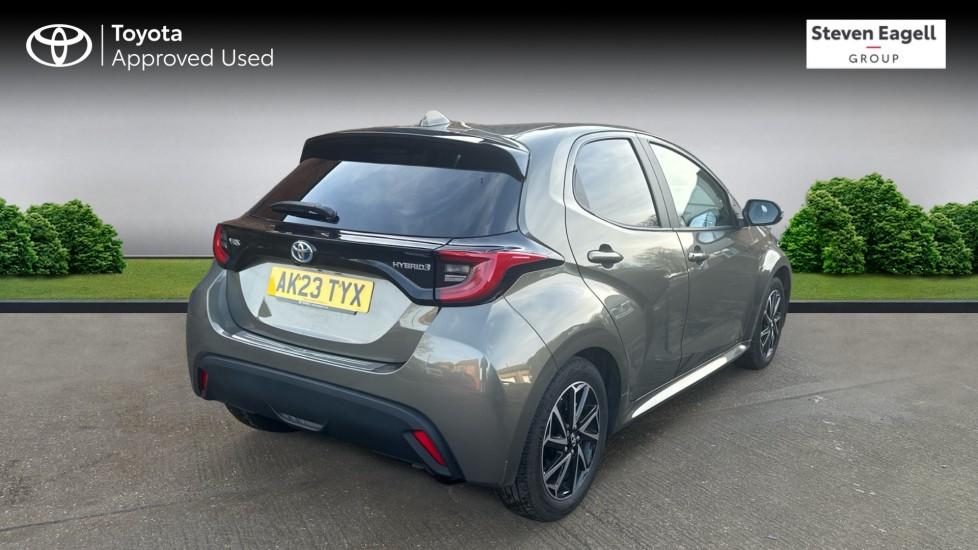 Used Toyota Yaris 2023 for sale - 76855871: Photo 2