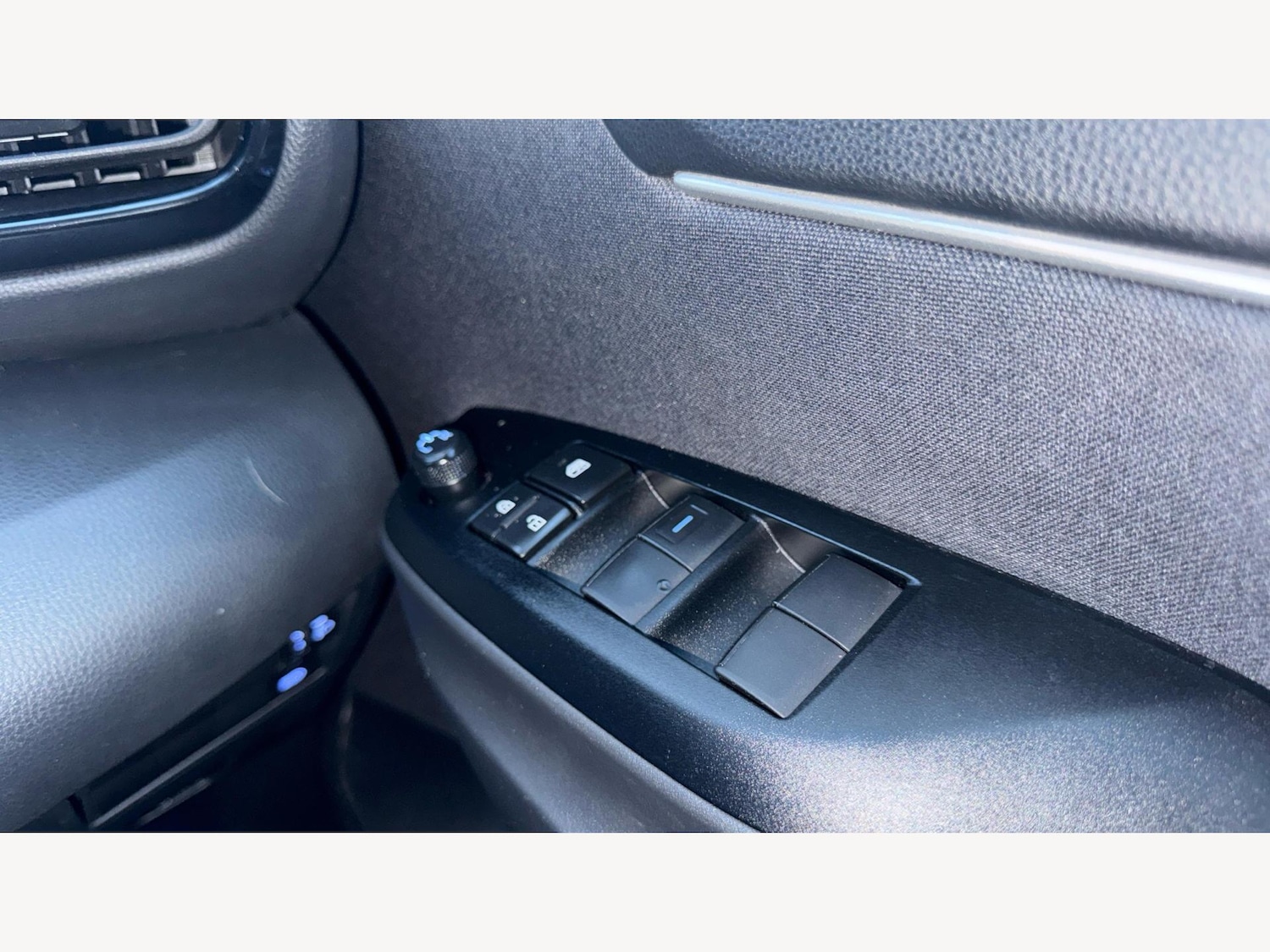 Used Toyota Yaris Cross 2024 for sale - 76388334: Photo 23