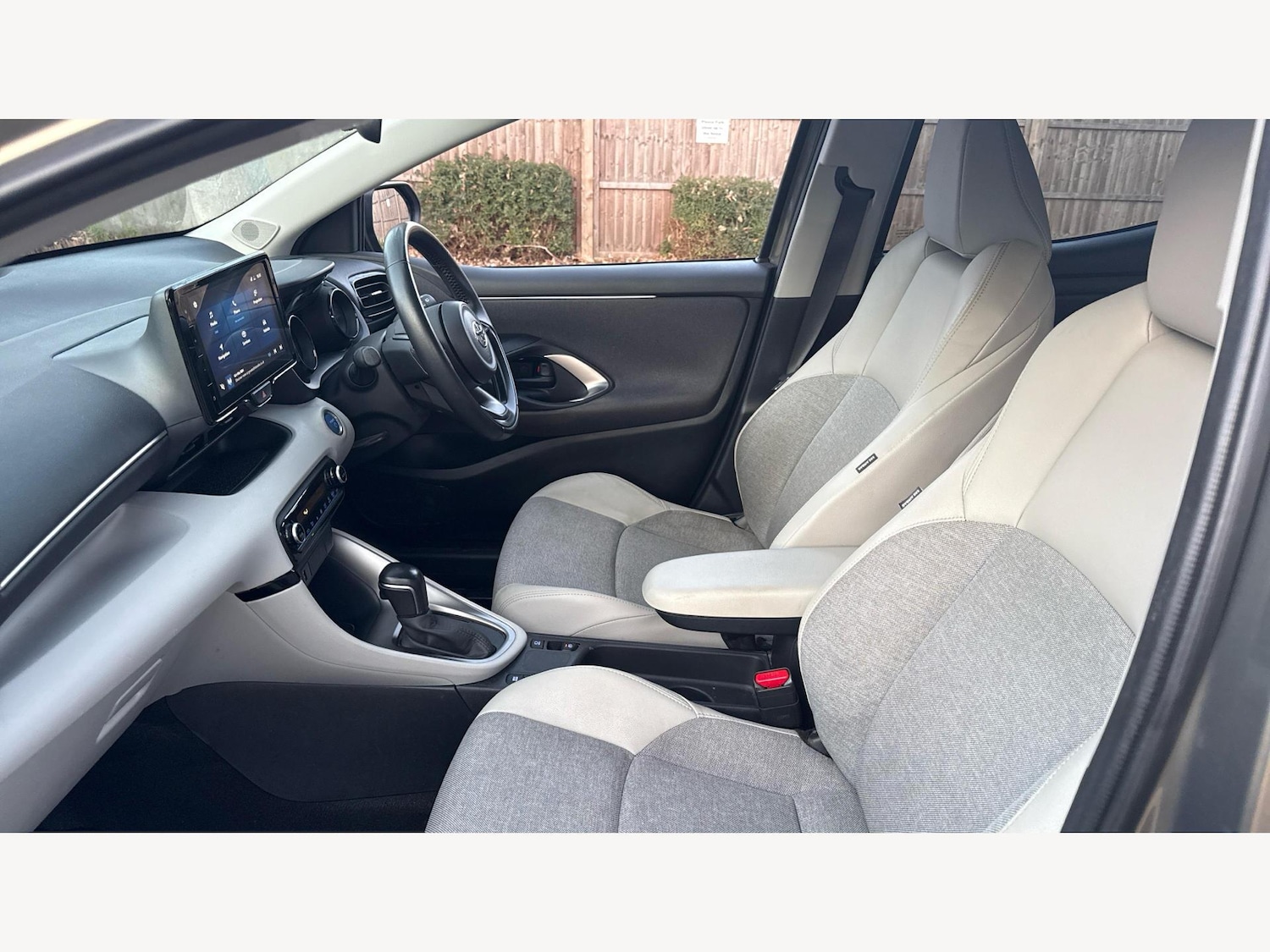 Used Toyota Yaris 2022 for sale - 77412247: Photo 12