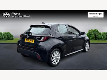 Used Toyota Yaris 2021 for sale - 79808105: Photo