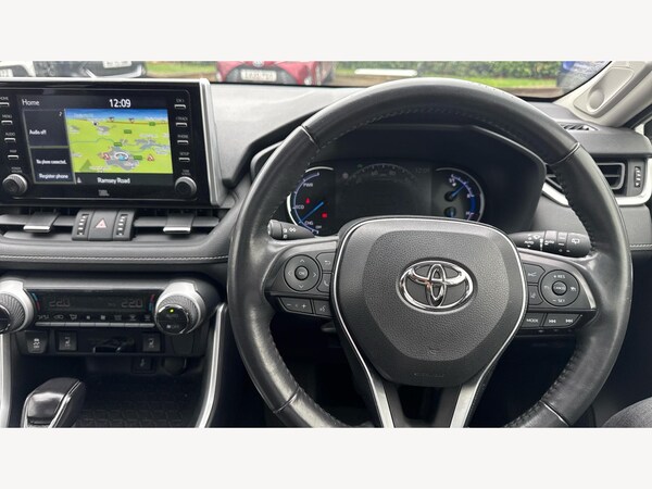 Used Toyota RAV4 2020 for sale - 76151961: Photo 10