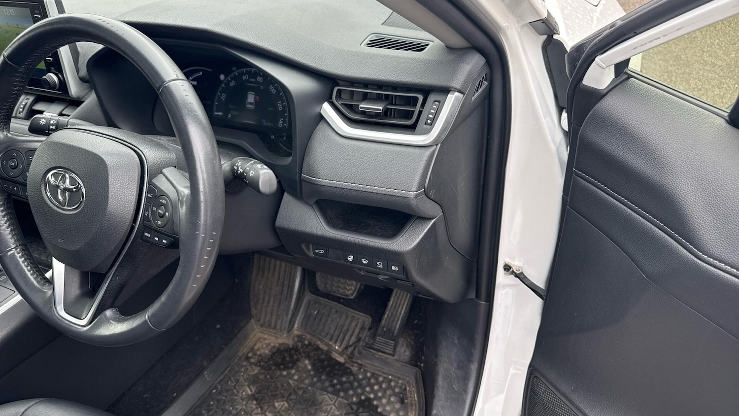 Used Toyota RAV4 2020 for sale - 76151961: Photo 34