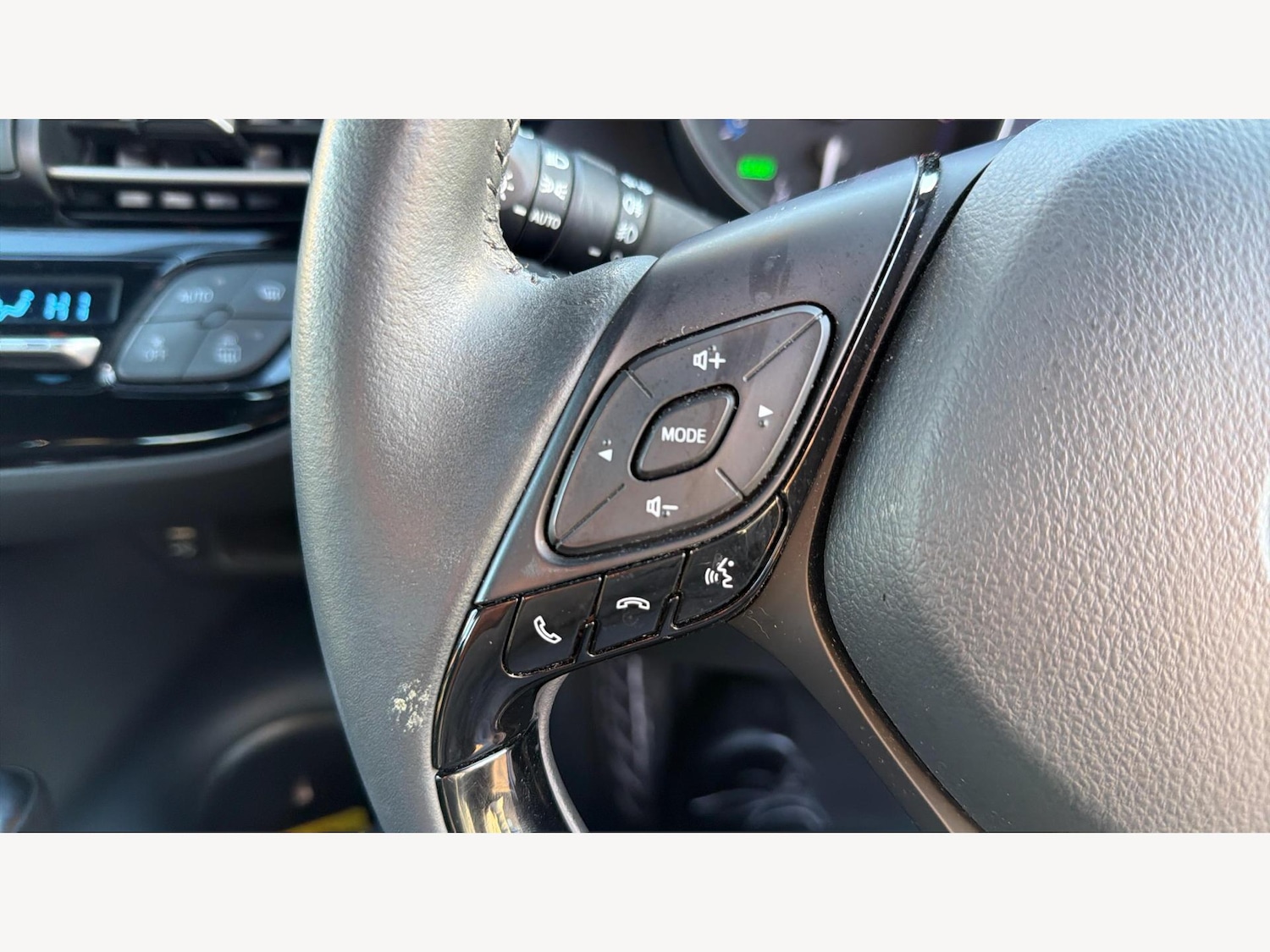 Used Toyota C-HR for sale - 77358603: Photo 25