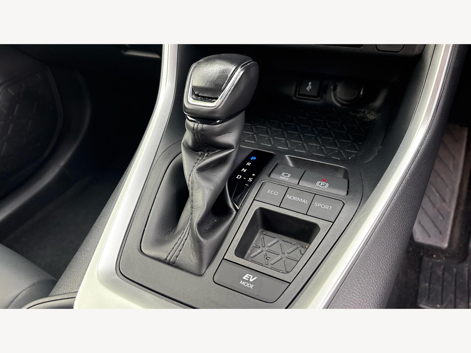 Used Toyota RAV4 2022 for sale - 76247160: Photo 30