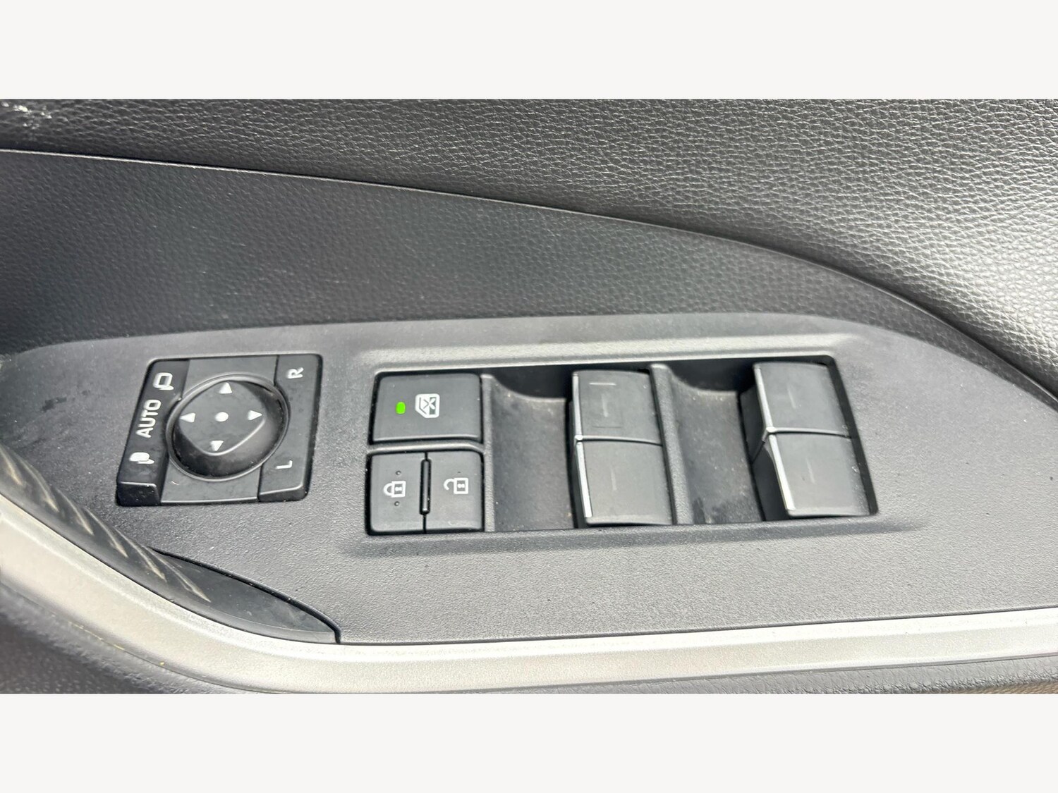 Used Toyota RAV4 2022 for sale - 76247160: Photo 31