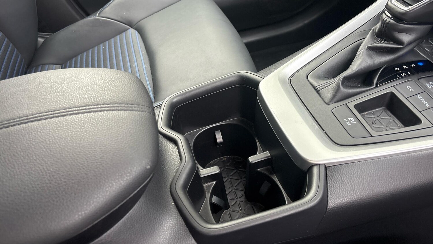 Used Toyota RAV4 2022 for sale - 76247160: Photo 33