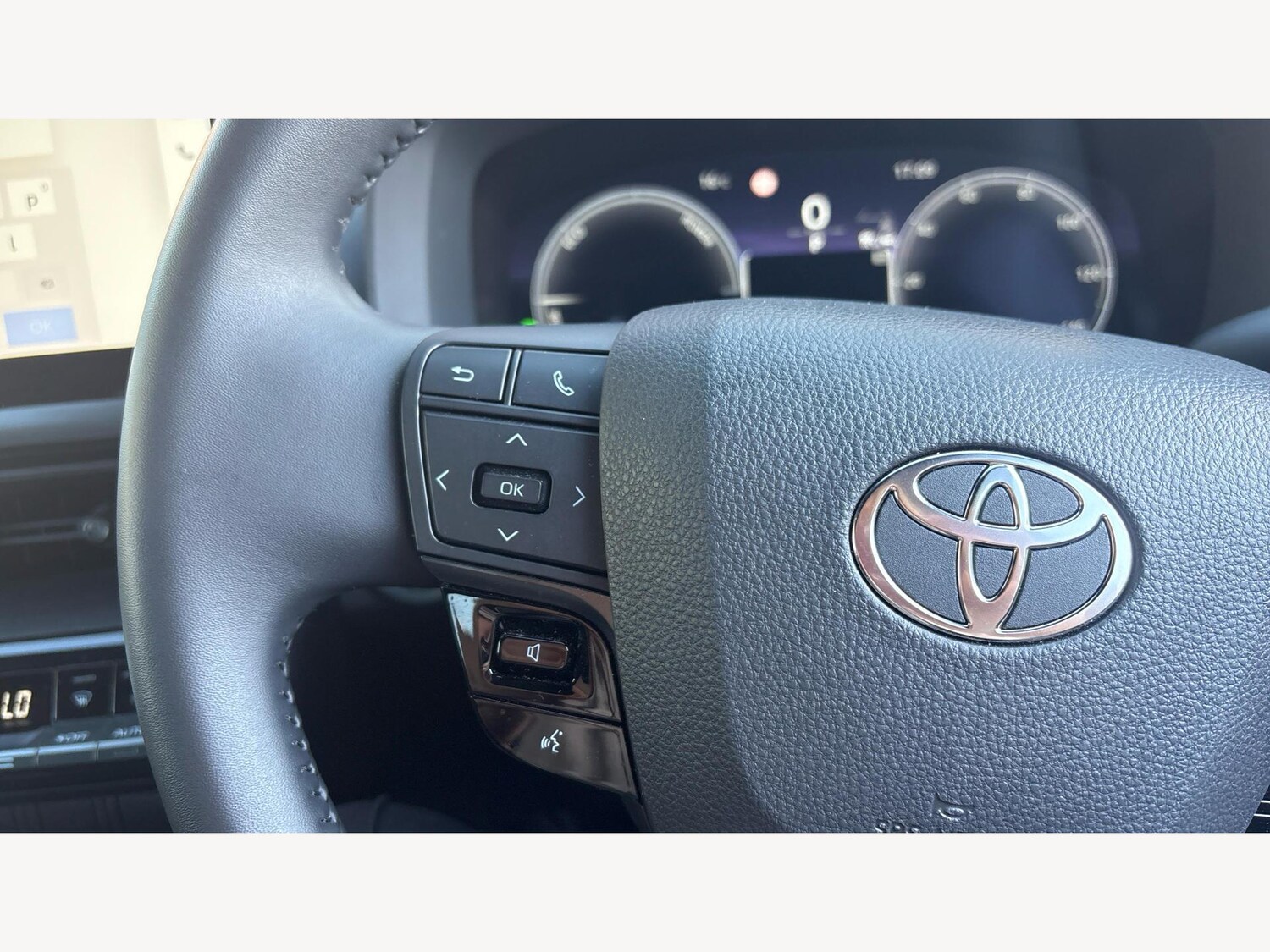 Used Toyota C-HR 2025 for sale - 76085036: Photo 27