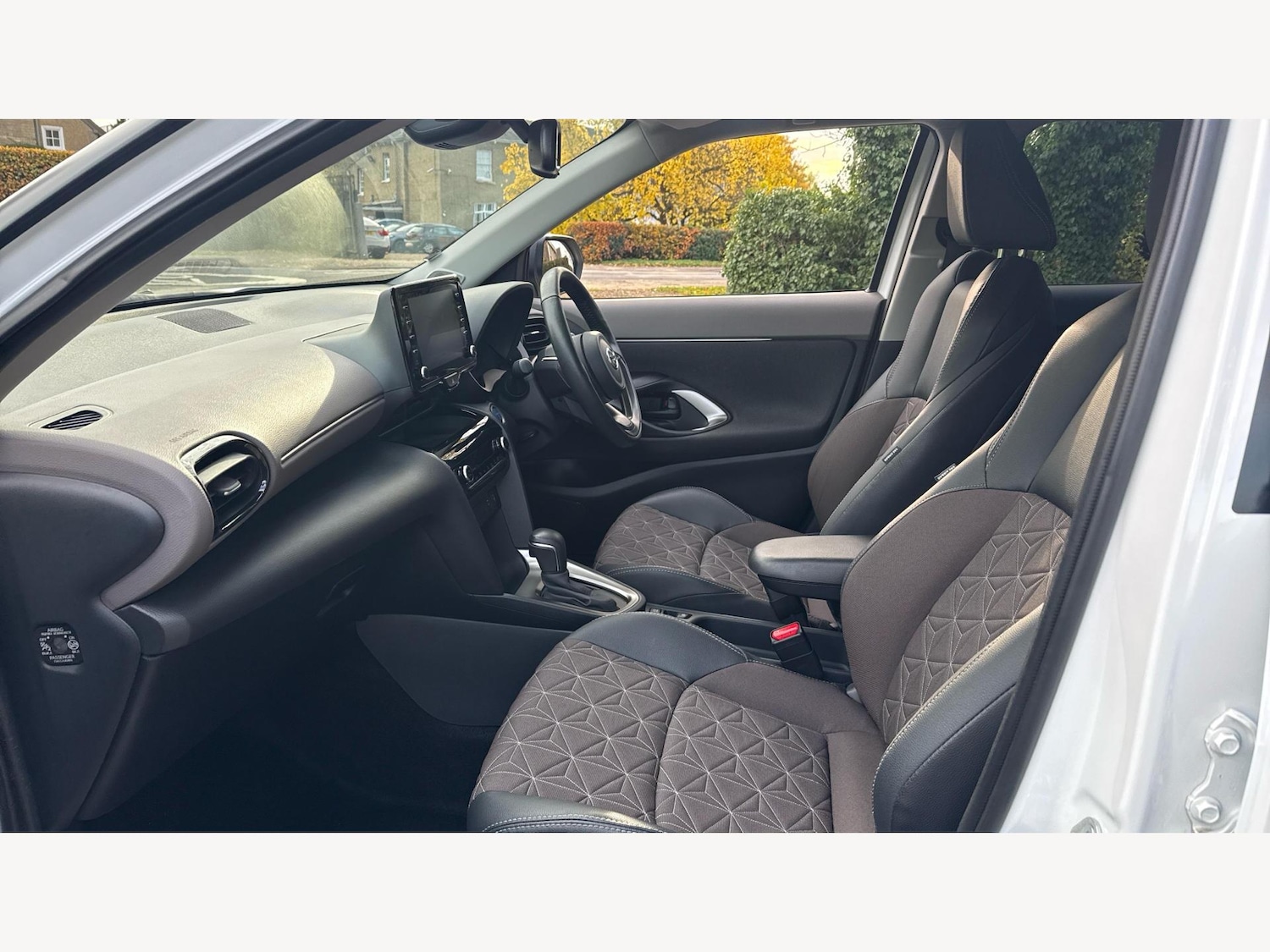 Used Toyota Yaris Cross 2024 for sale - 76561854: Photo 12