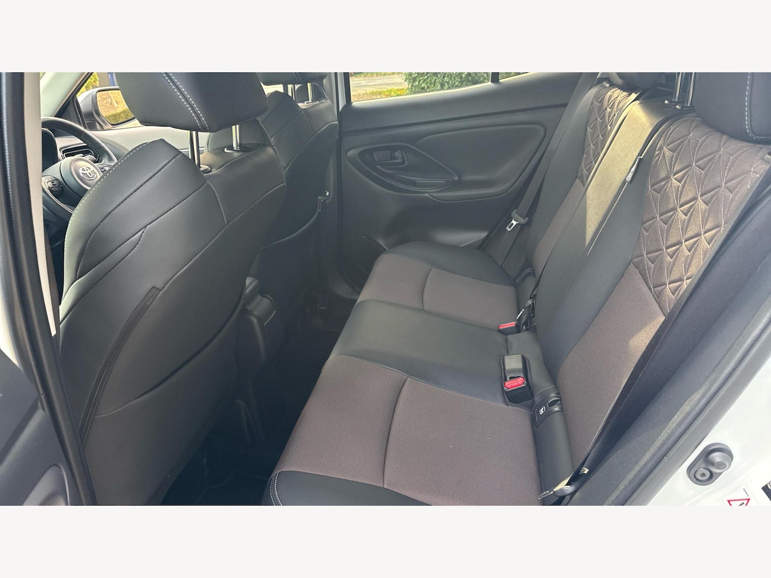 Used Toyota Yaris Cross 2024 for sale - 76561854: Photo 15