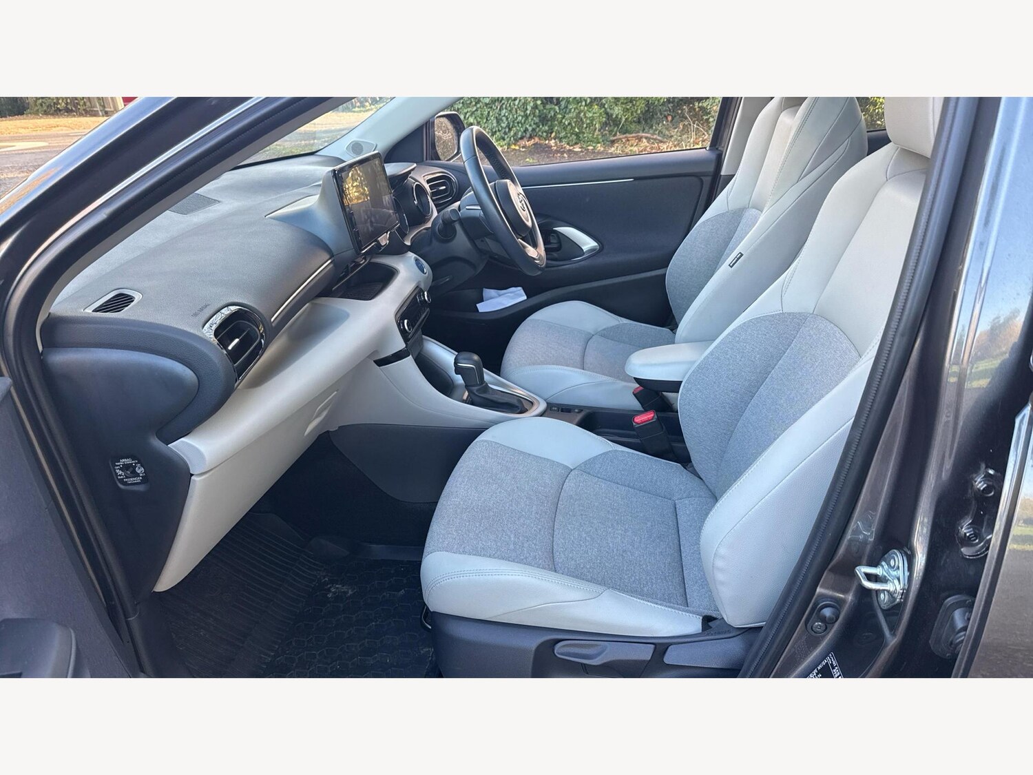 Used Toyota Yaris 2023 for sale - 76538366: Photo 12