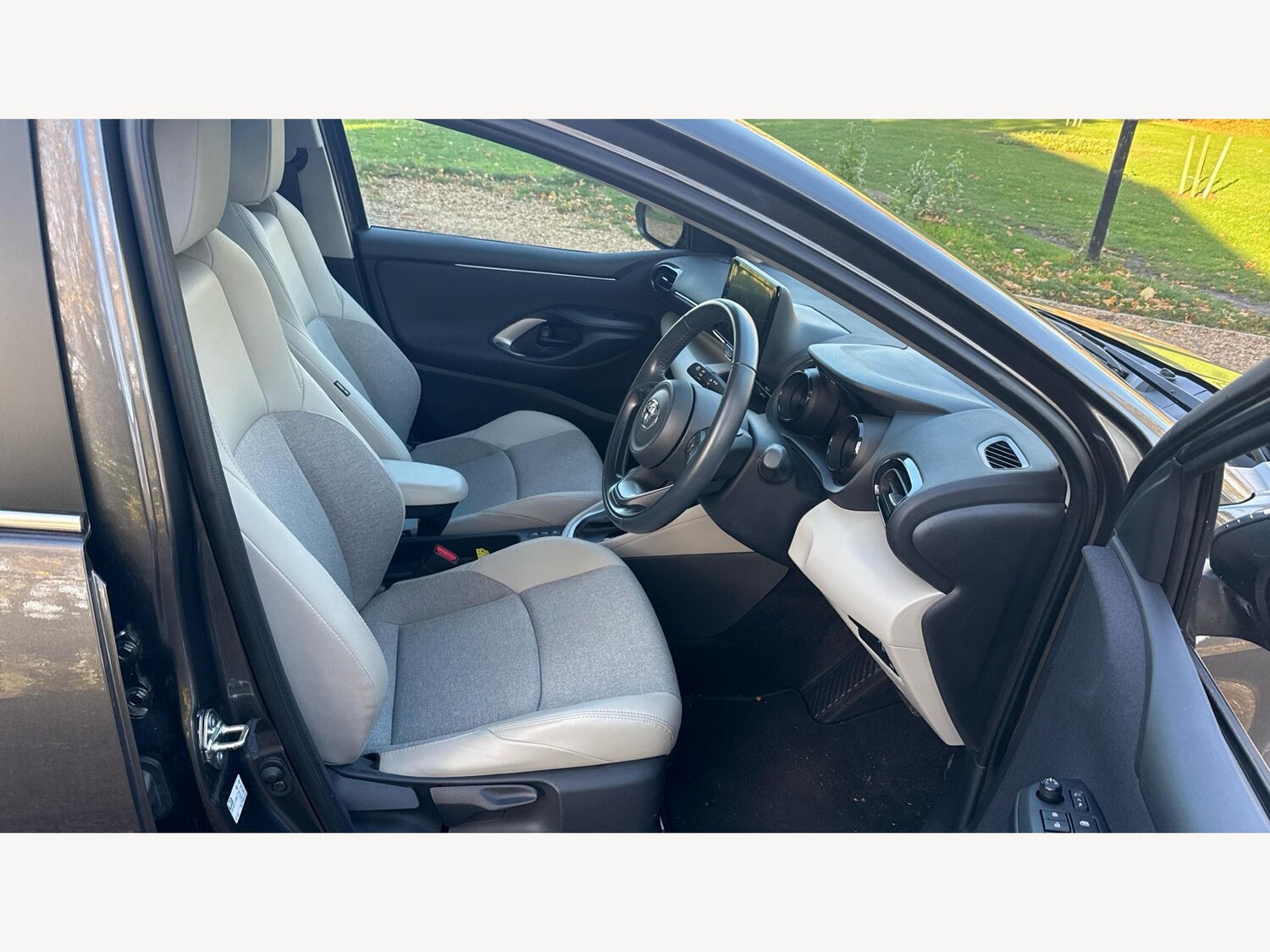 Used Toyota Yaris 2023 for sale - 76538366: Photo 13