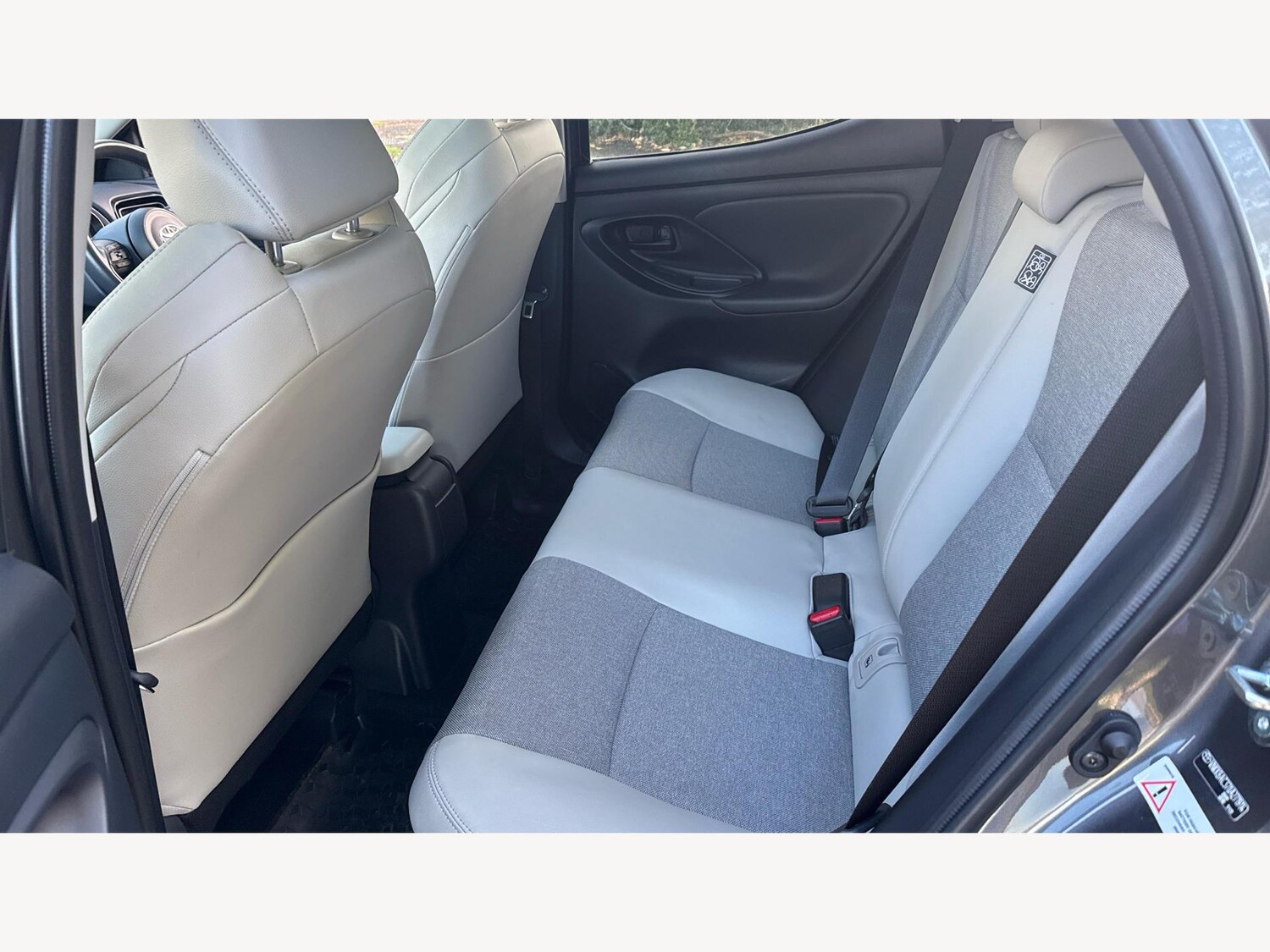 Used Toyota Yaris 2023 for sale - 76538366: Photo 15