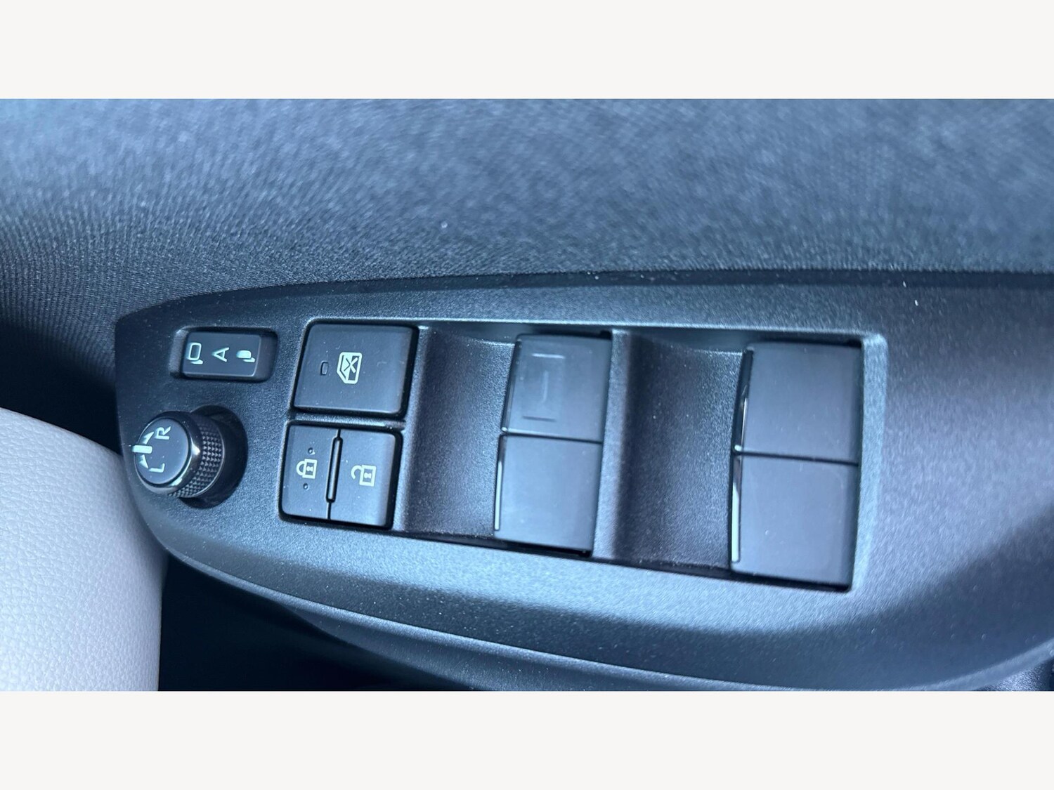 Used Toyota Yaris 2023 for sale - 76538366: Photo 32