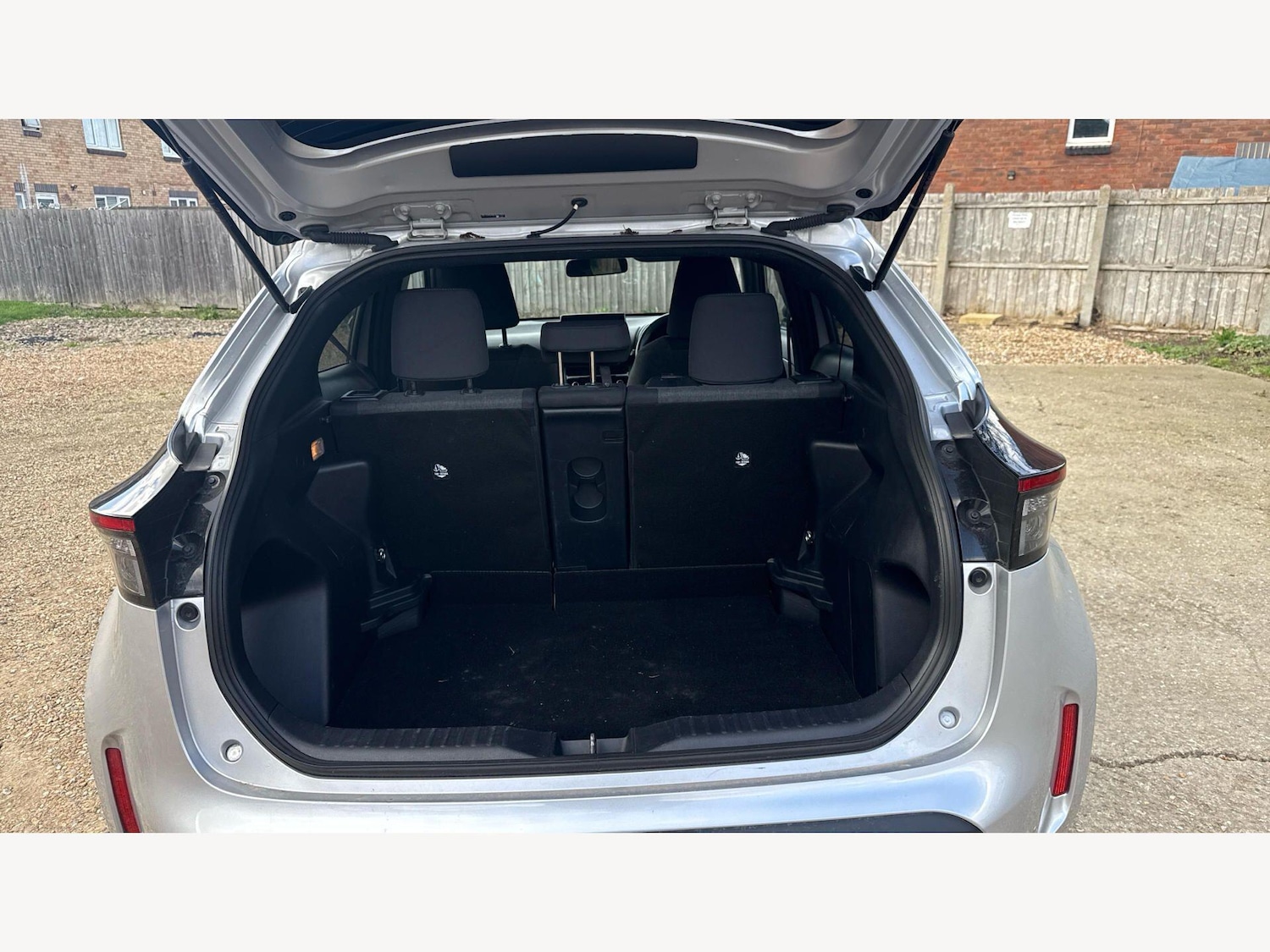 Used Toyota Yaris Cross 2022 for sale - 78072030: Photo 16