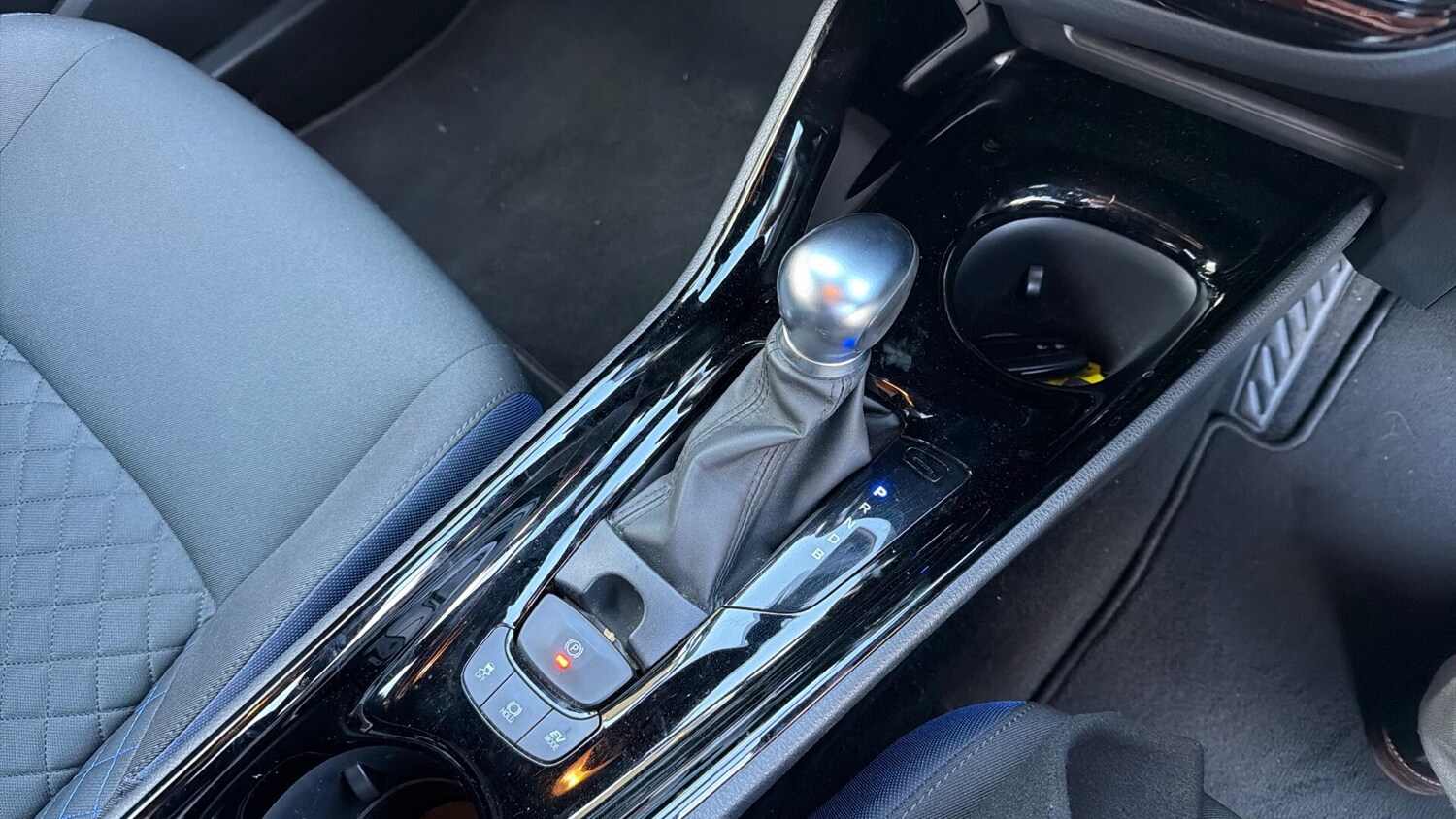 Used Toyota C-HR 2020 for sale - 77074662: Photo 33