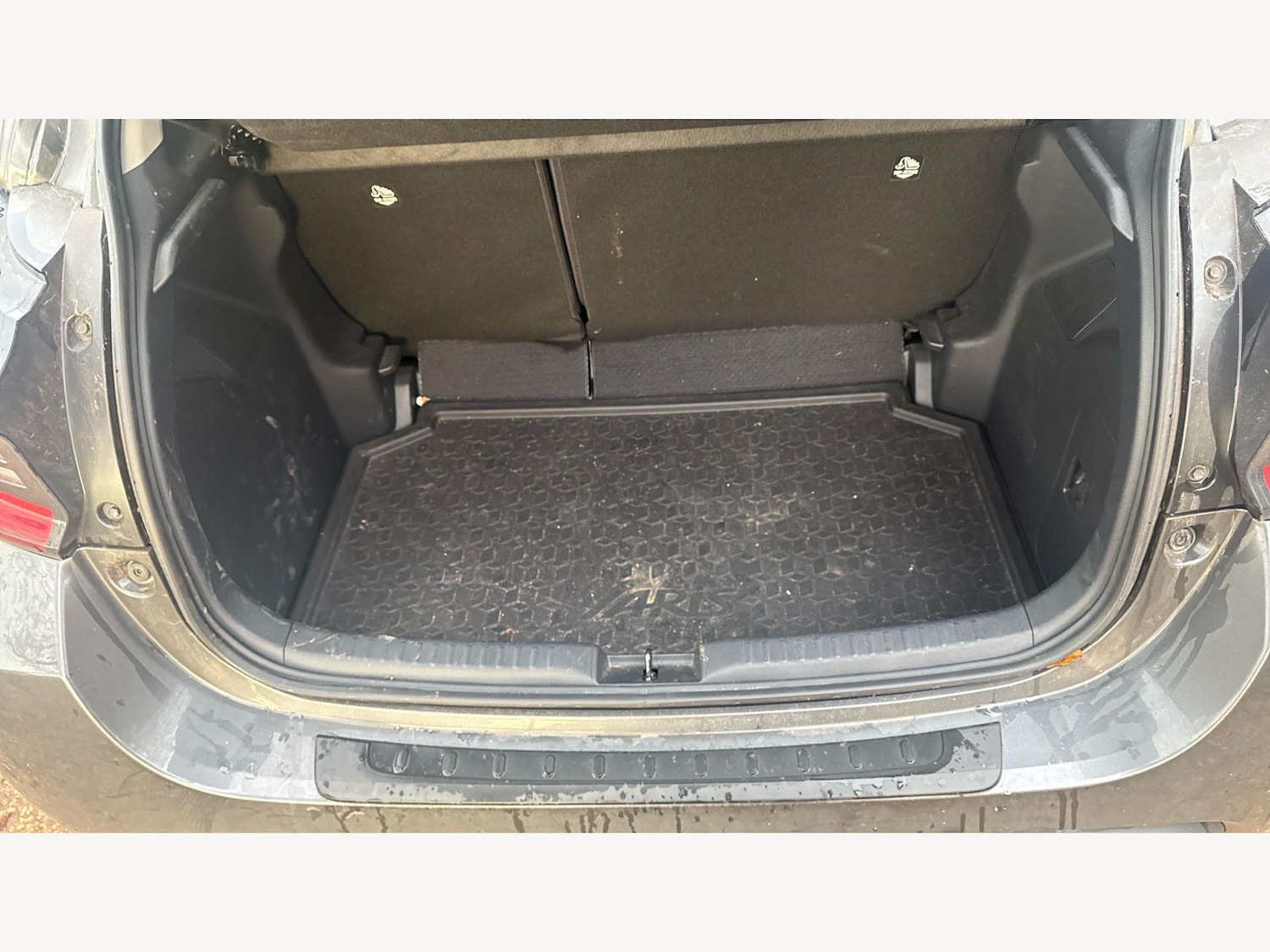 Used Toyota Yaris for sale - 77925143: Photo 16