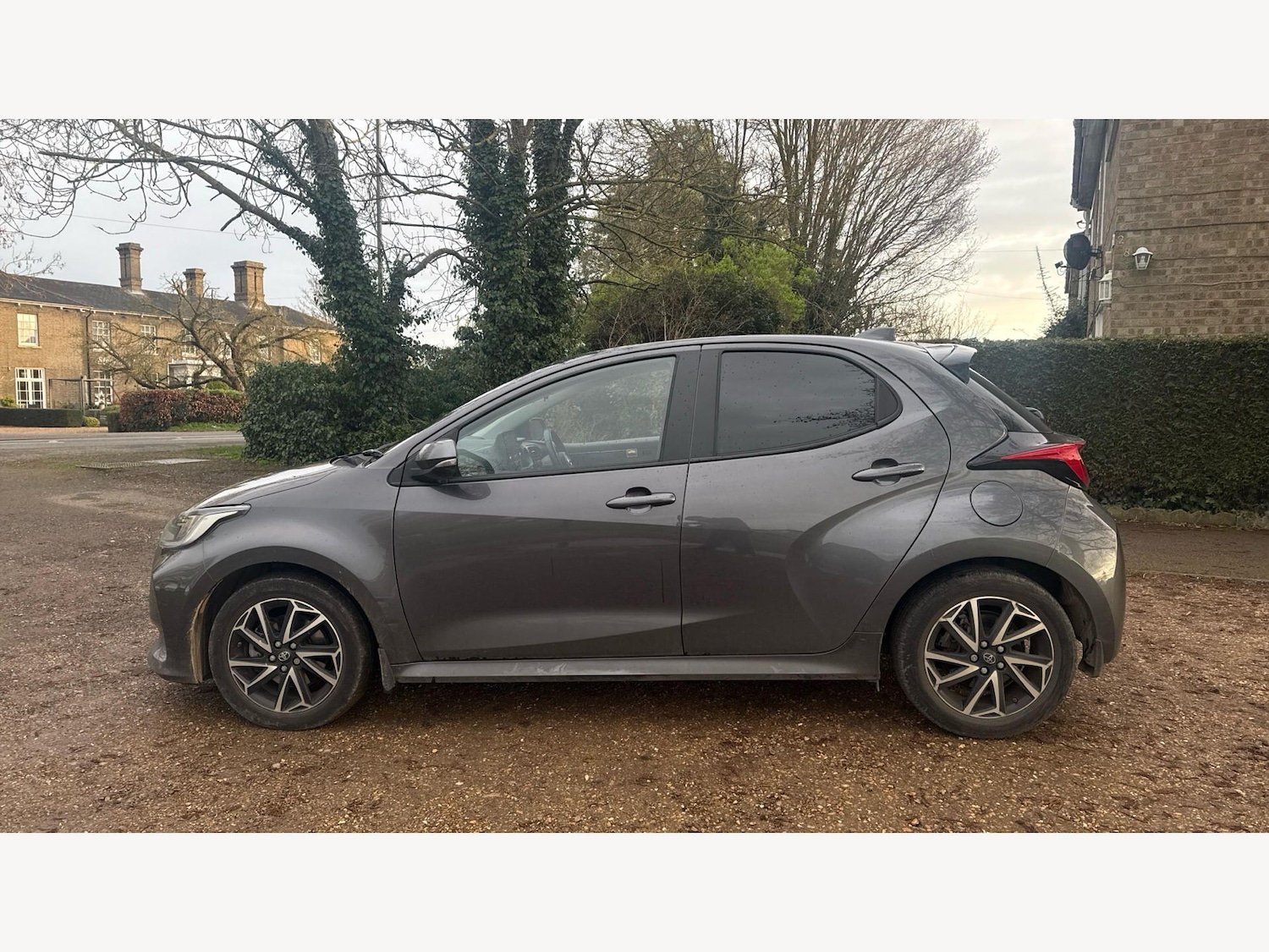 Used Toyota Yaris for sale - 77925143: Photo 19