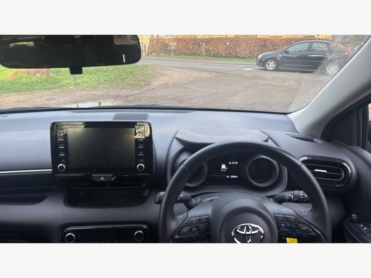 Used Toyota Yaris for sale - 77925143: Photo 8