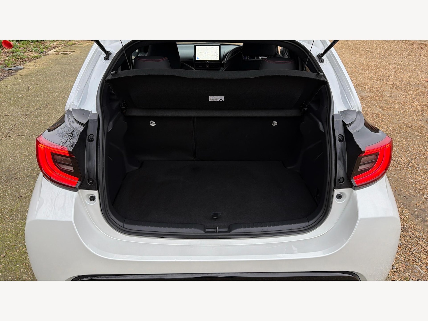 Used Toyota Yaris 2024 for sale - 77396210: Photo 16