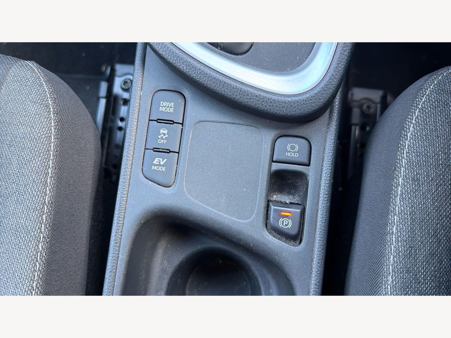 Used Toyota Yaris Cross 2023 for sale - 77940272: Photo 30