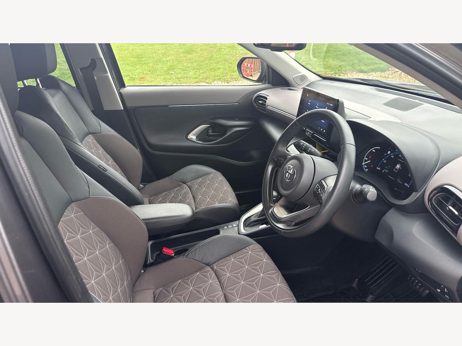 Used Toyota Yaris Cross 2023 for sale - 77993681: Photo 13