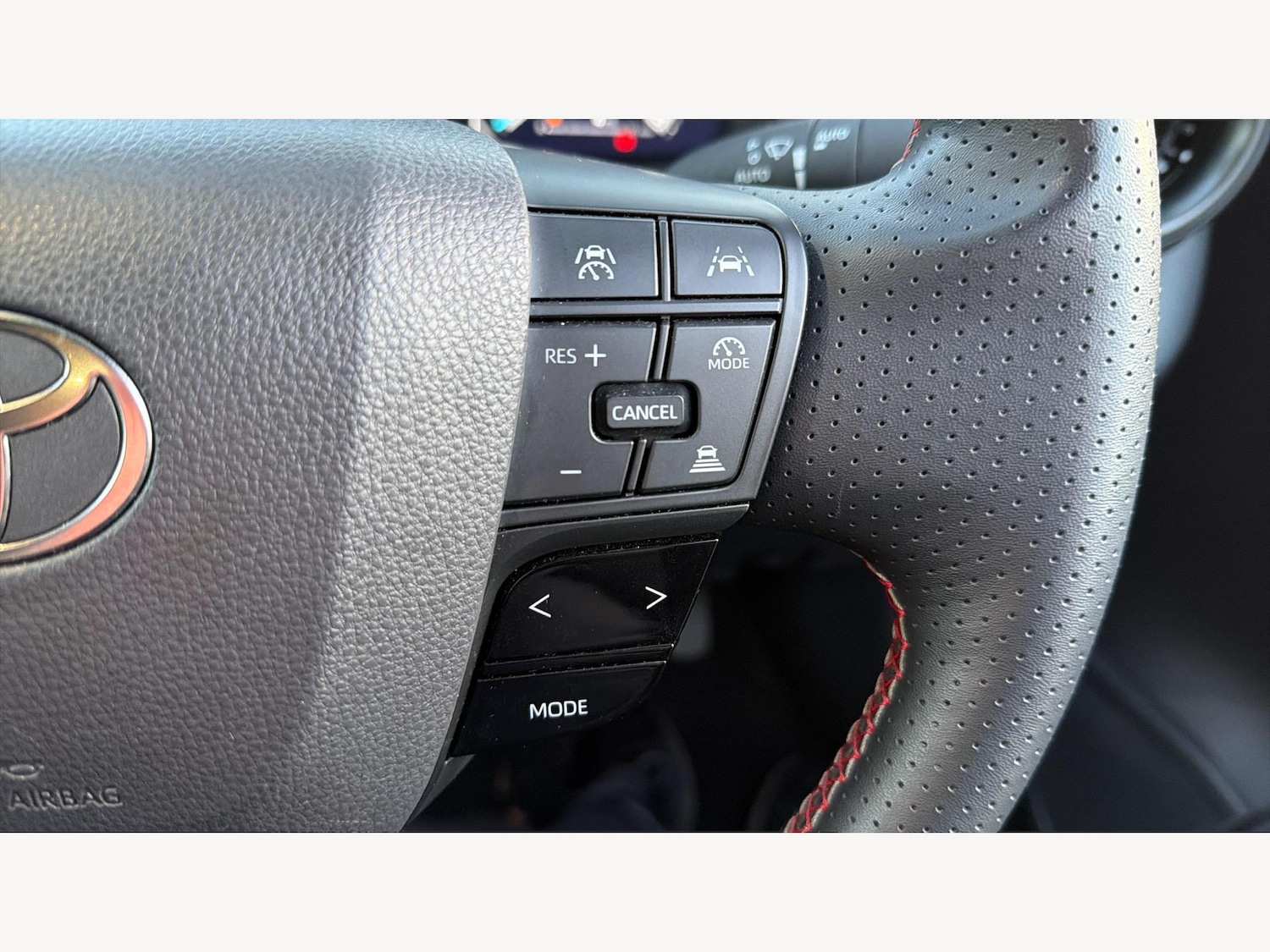 Used Toyota C-HR 2024 for sale - 77396190: Photo 28