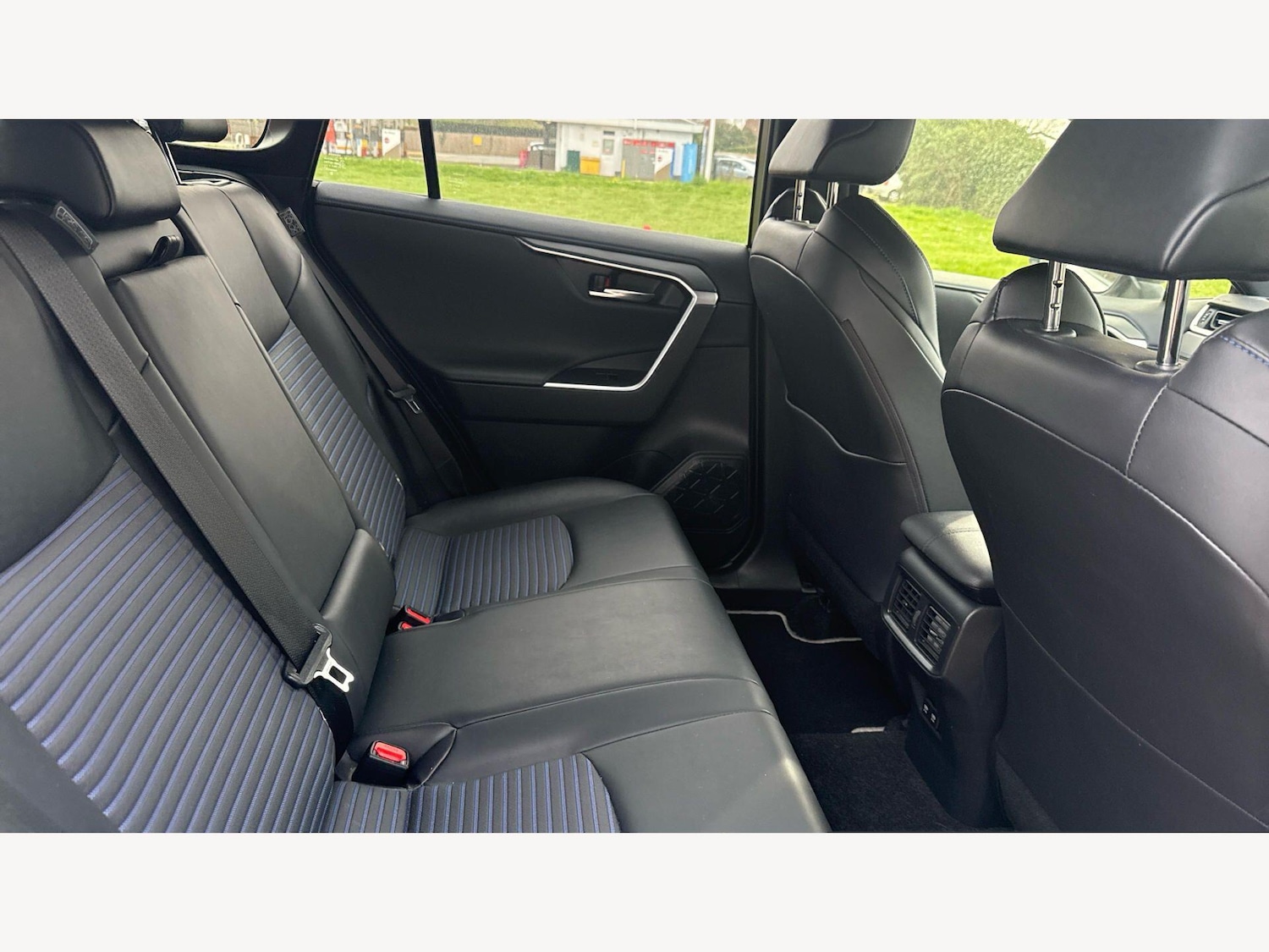 Used Toyota RAV4 2021 for sale - 77982498: Photo 14