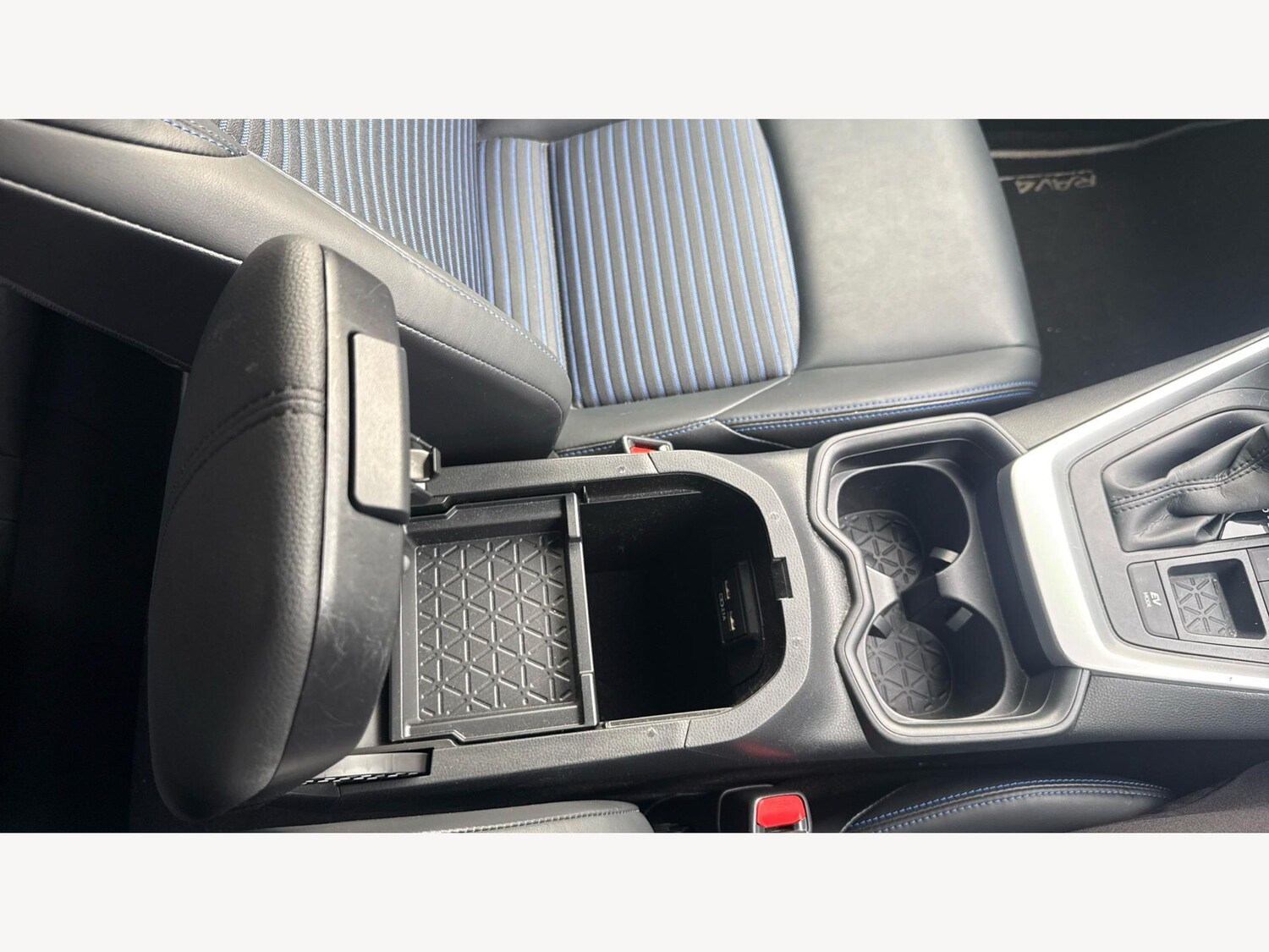 Used Toyota RAV4 2021 for sale - 77982498: Photo 31