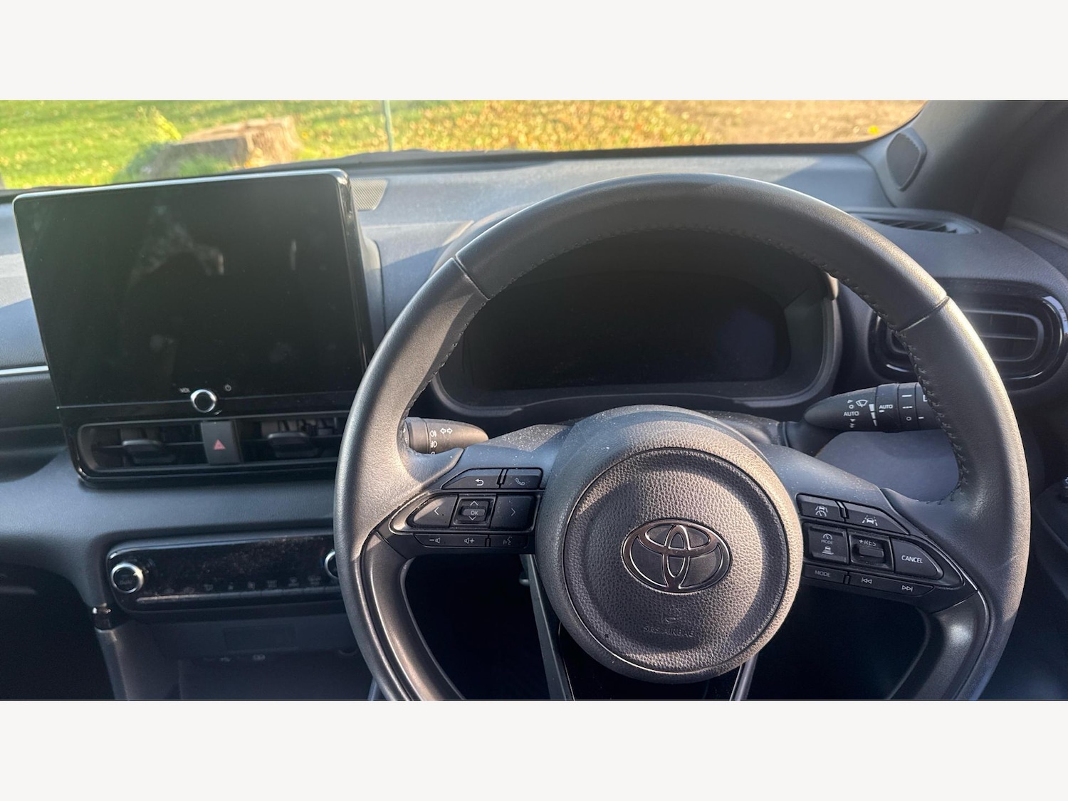 Used Toyota Yaris 2024 for sale - 76498427: Photo 10