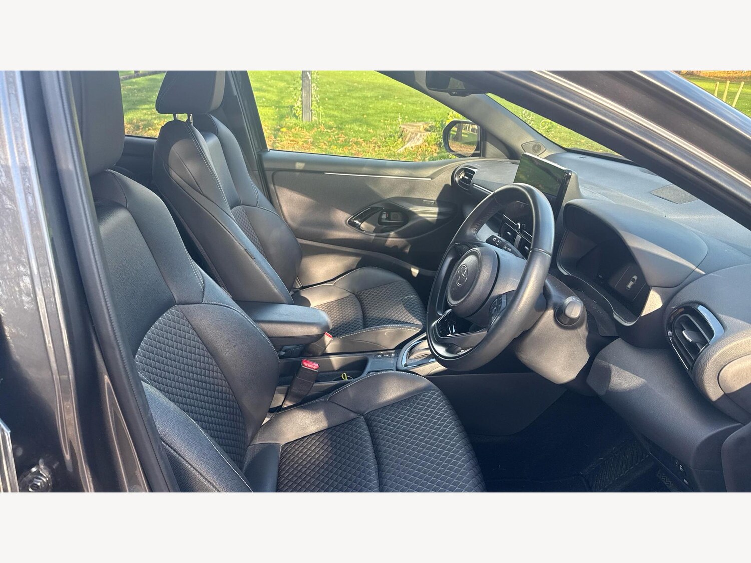 Used Toyota Yaris 2024 for sale - 76498427: Photo 13