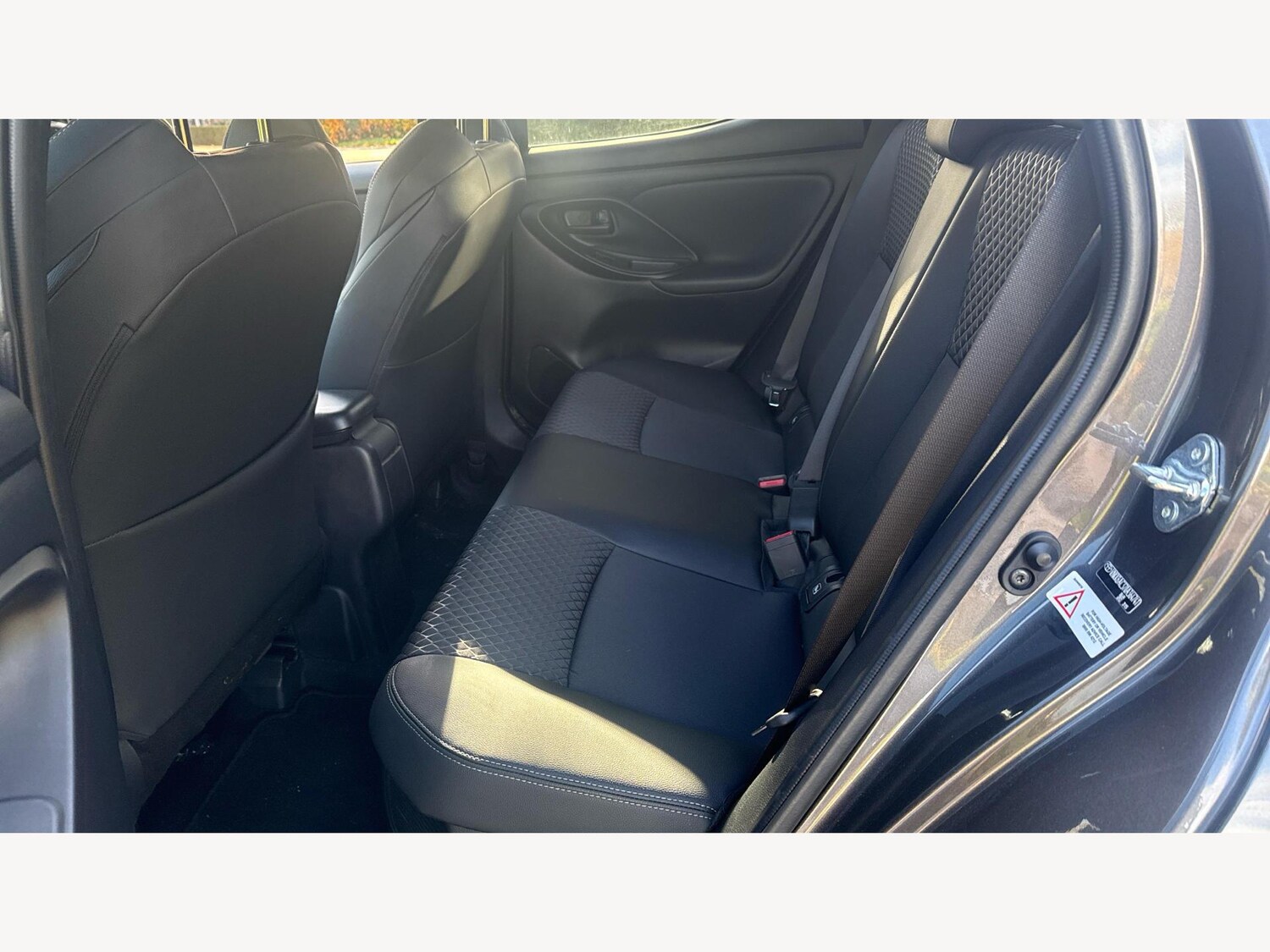 Used Toyota Yaris 2024 for sale - 76498427: Photo 15