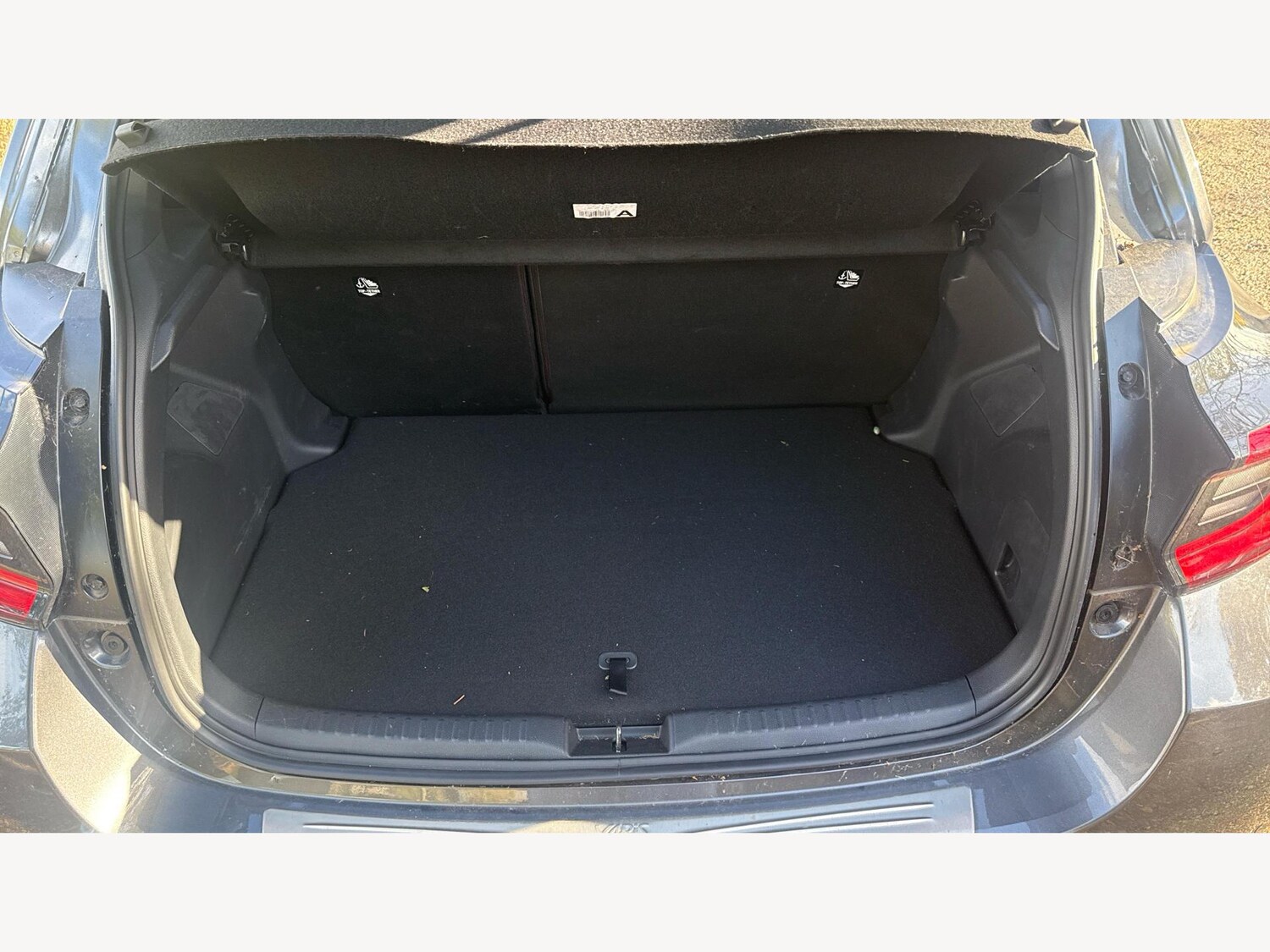 Used Toyota Yaris 2024 for sale - 76498427: Photo 16