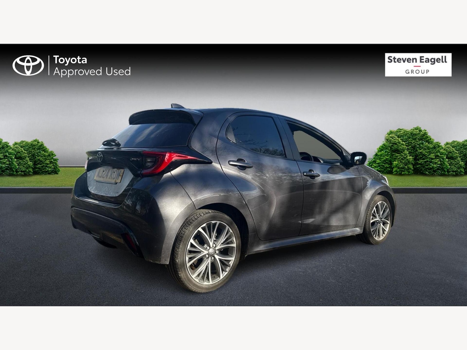 Used Toyota Yaris 2024 for sale - 76498427: Photo 2