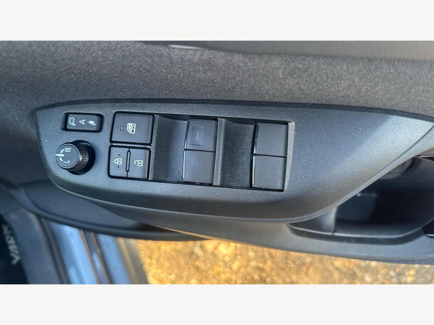 Used Toyota Yaris 2024 for sale - 76498427: Photo 32