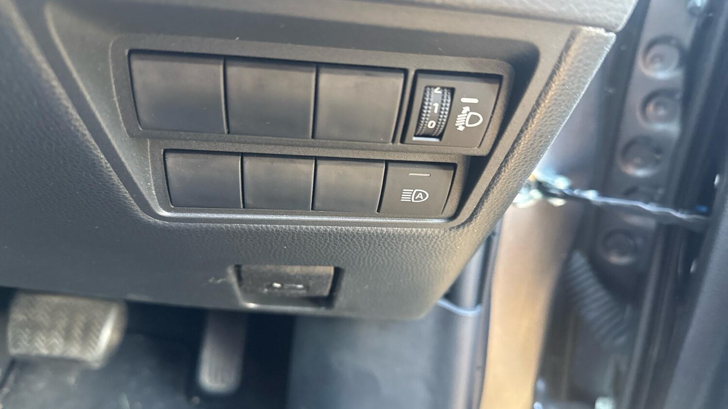 Used Toyota Yaris 2024 for sale - 76498427: Photo 33