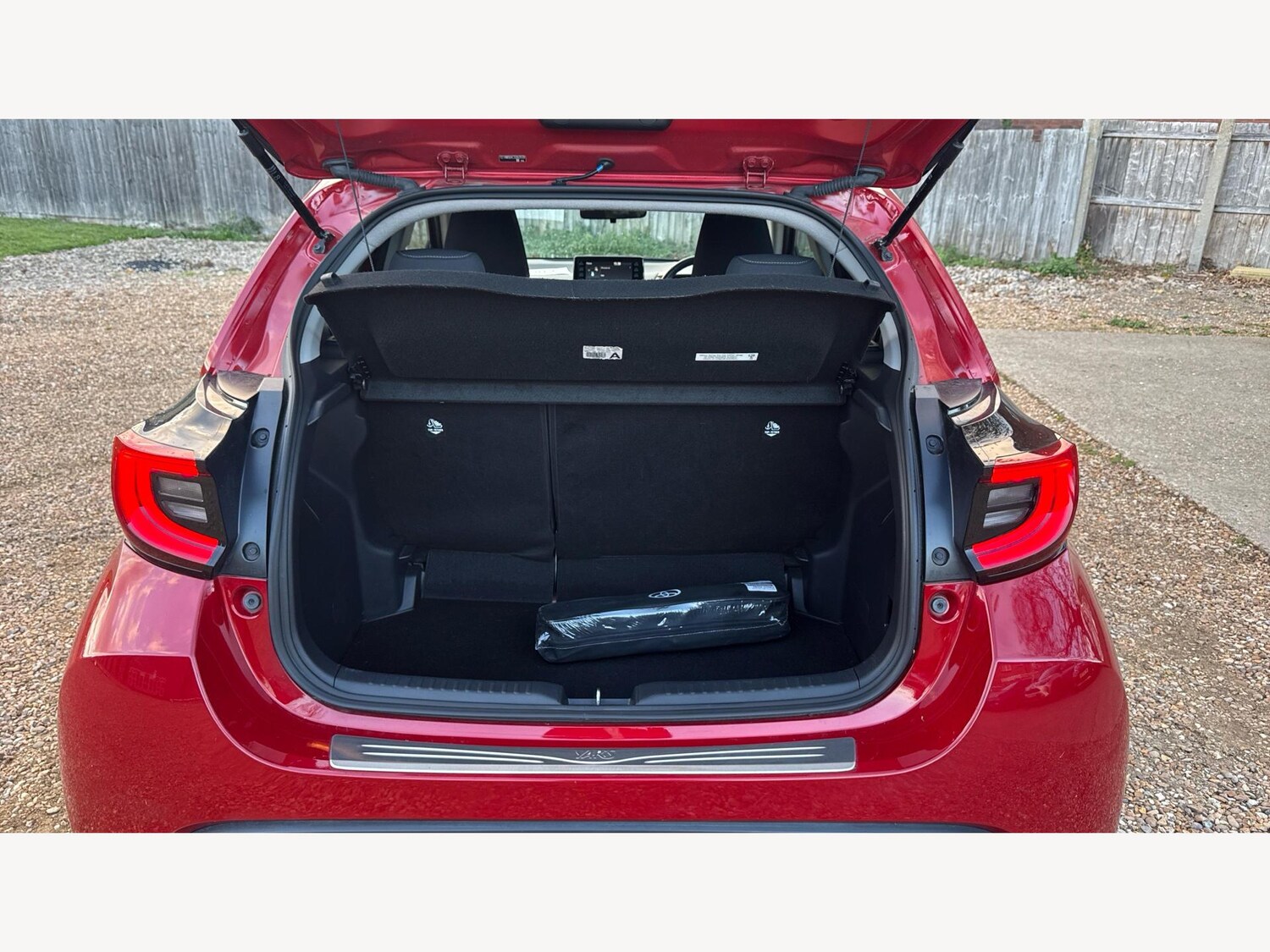 Used Toyota Yaris for sale - 77425742: Photo 16