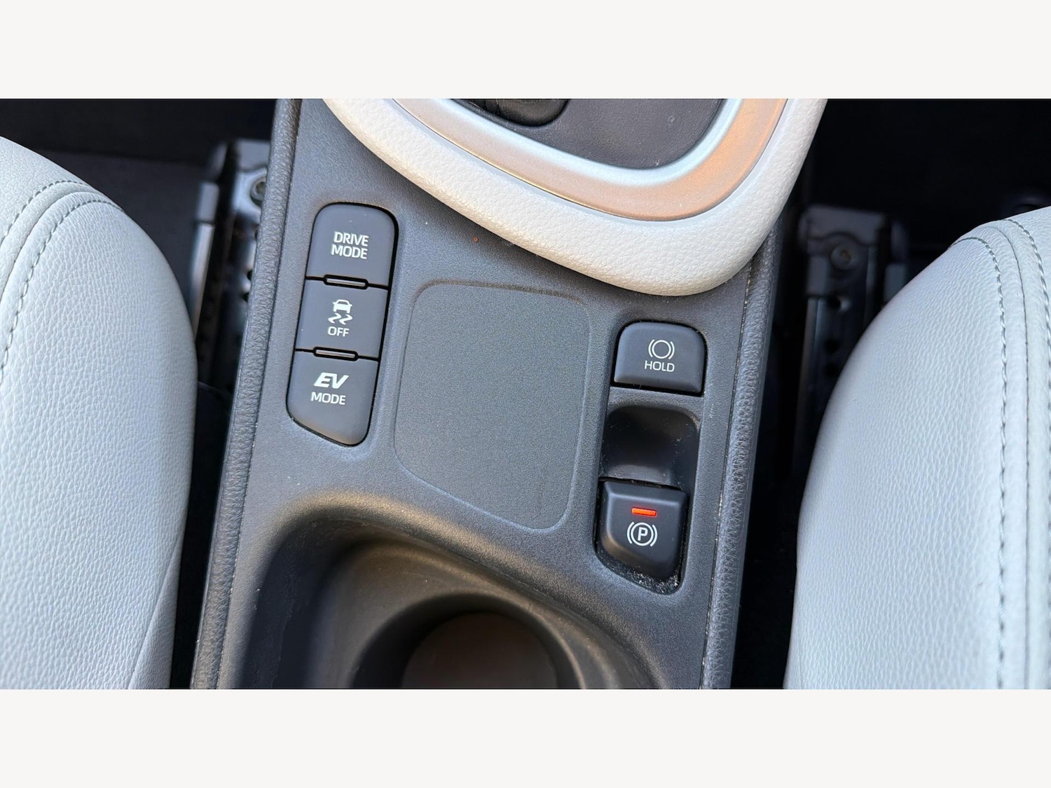 Used Toyota Yaris 2022 for sale - 77120836: Photo 30