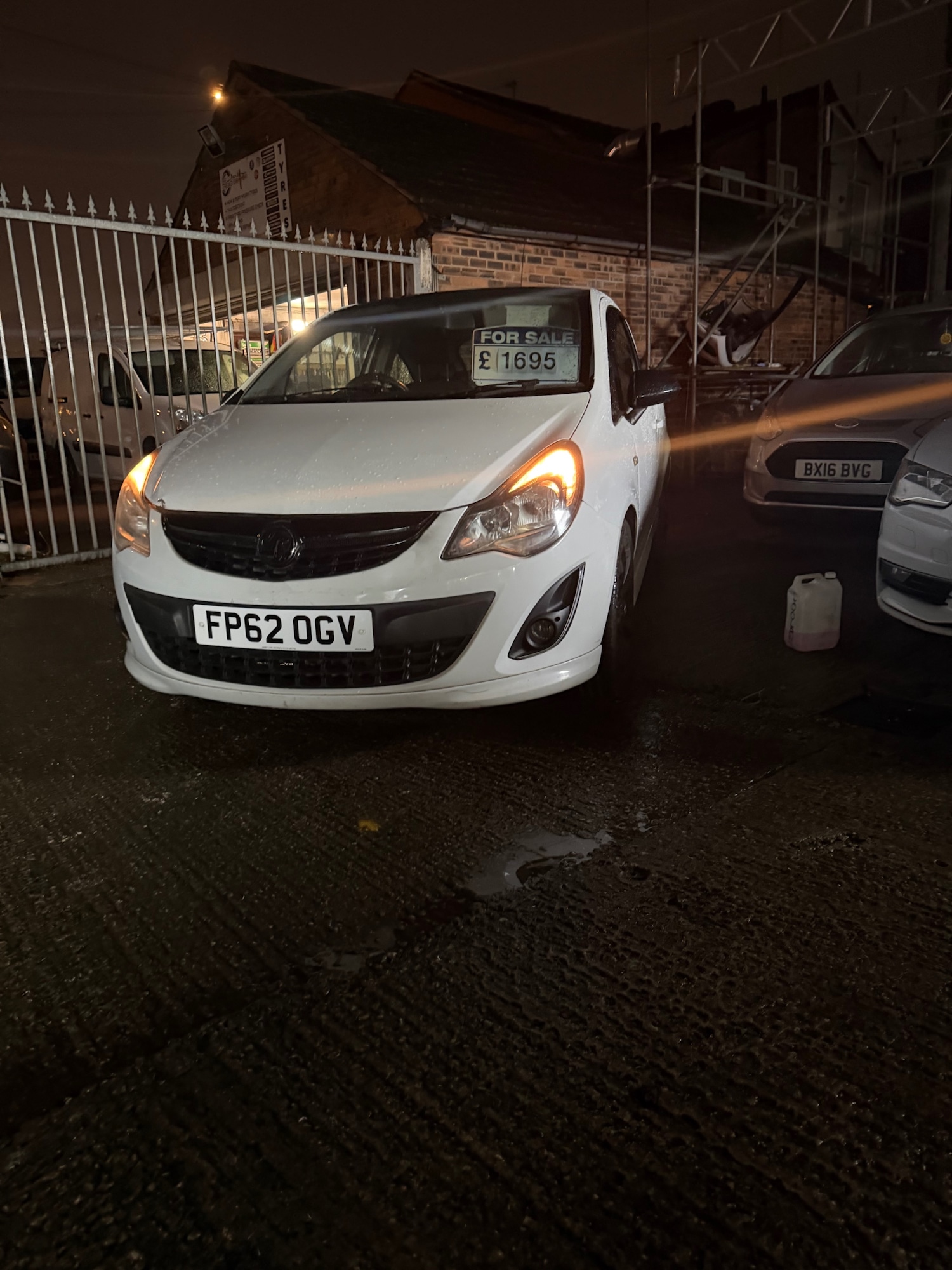 Used Vauxhall Corsa 2012 for sale - 77465976: Photo 2