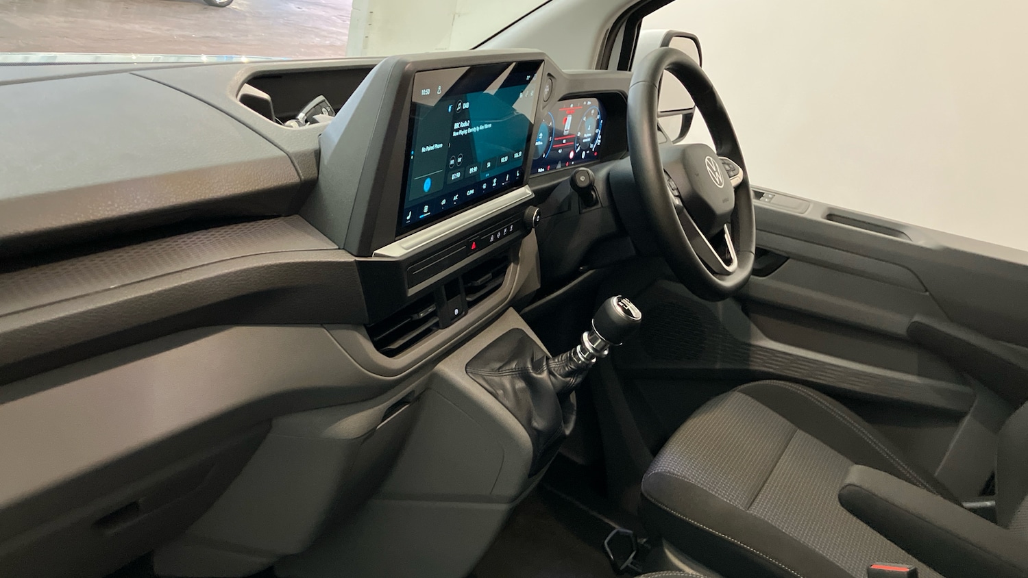 Used Volkswagen Transporter 2025 for sale - 76776322: Photo 2