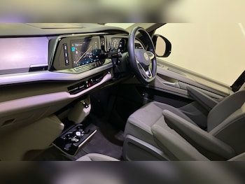 Used Volkswagen Multivan 2025 for sale - 77502537: Photo