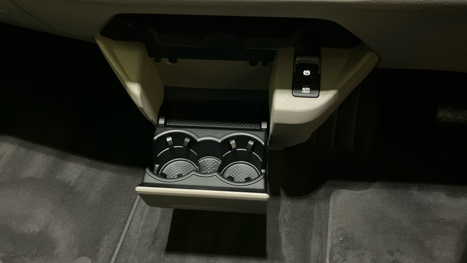 Used Volkswagen Multivan 2025 for sale - 76340493: Photo 14