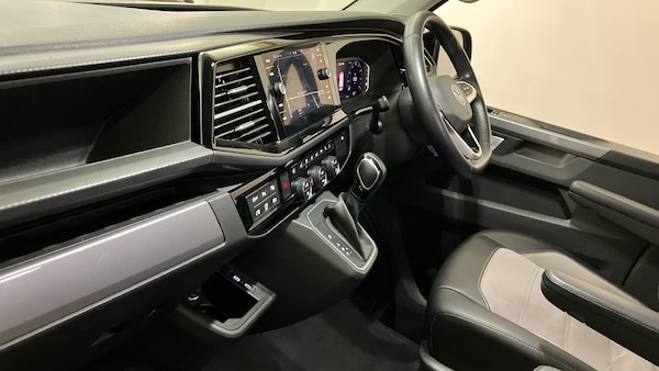 Used Volkswagen Caravelle 2021 for sale - 76205405: Photo 2