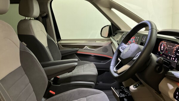 Used Volkswagen Multivan 2025 for sale - 76219609: Photo 15