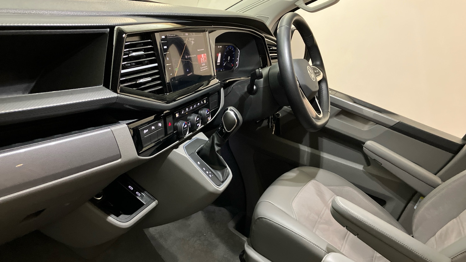 Used Volkswagen California 2022 for sale - 77643615: Photo 2