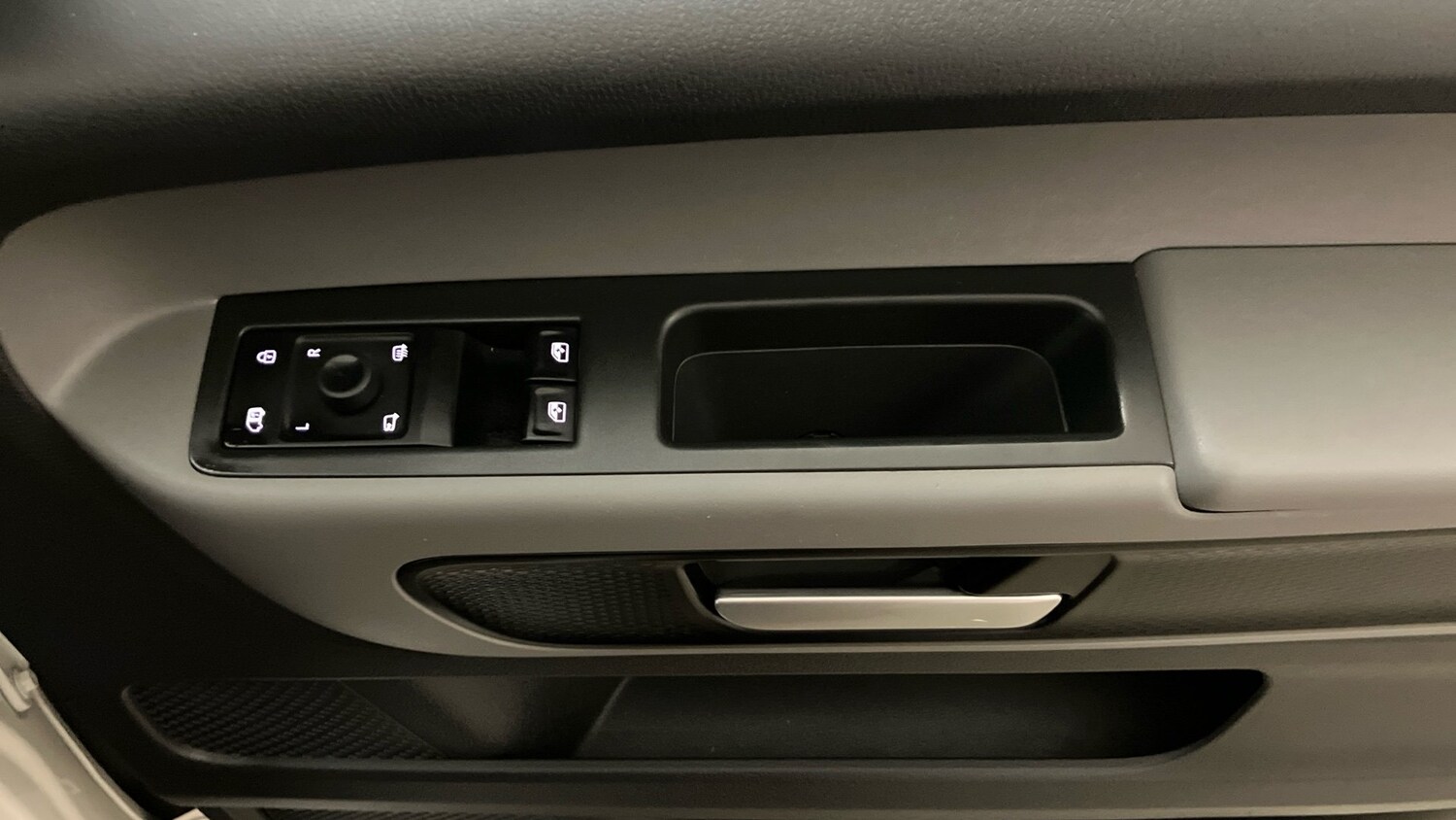 2023 Volkswagen ID-Buzz Cargo 150kW Commerce Plus 77kWh Auto Van Electric Automa - Picture 19 of 24