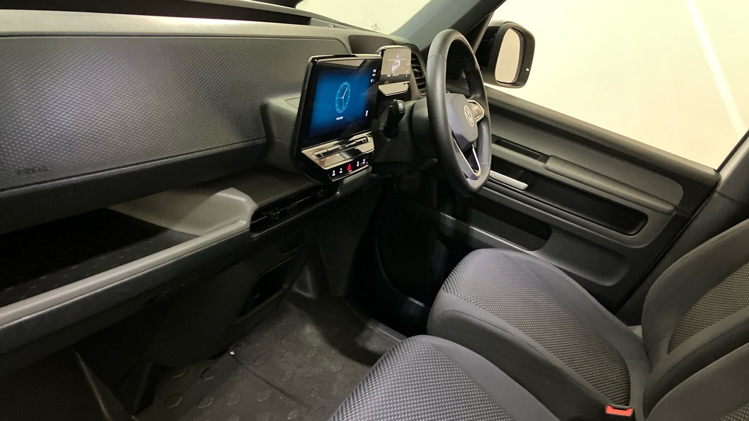 2023 Volkswagen ID-Buzz Cargo 150kW Commerce Plus 77kWh Auto Van Electric Automa - Picture 2 of 24