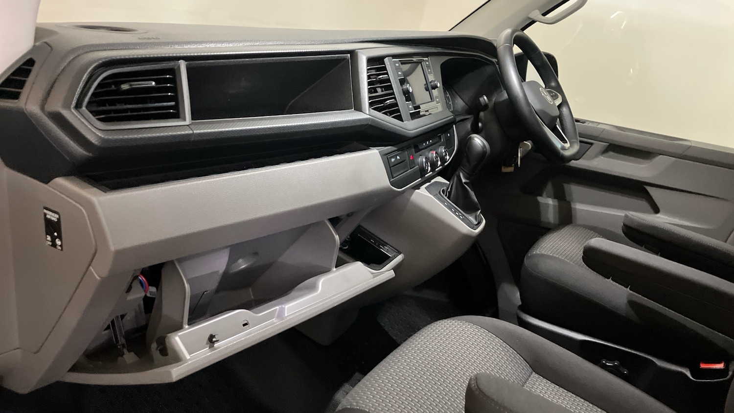 Used Volkswagen Transporter 2021 for sale - 76322395: Photo 44