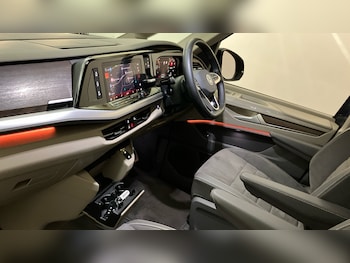 Used Volkswagen Multivan 2025 for sale - 77247256: Photo