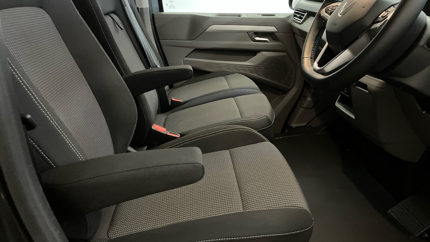 Used Volkswagen Transporter 2025 for sale - 77664863: Photo 28